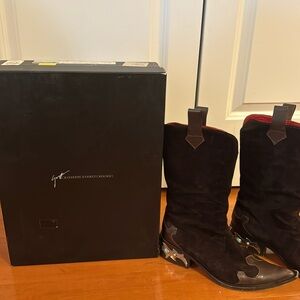 Ladies suede western boot